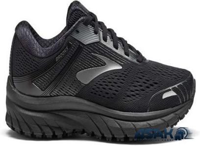 The purchase price of sports shoes black + properties, disadvantages and advantages