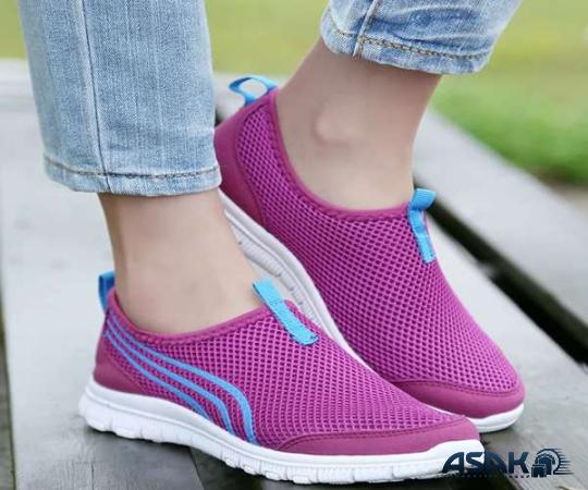 Purchase and today price of sports shoes for girls